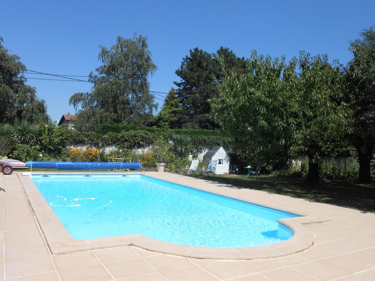 Le Relais Du Grand Logis Bed and Breakfast Civrieux Εξωτερικό φωτογραφία