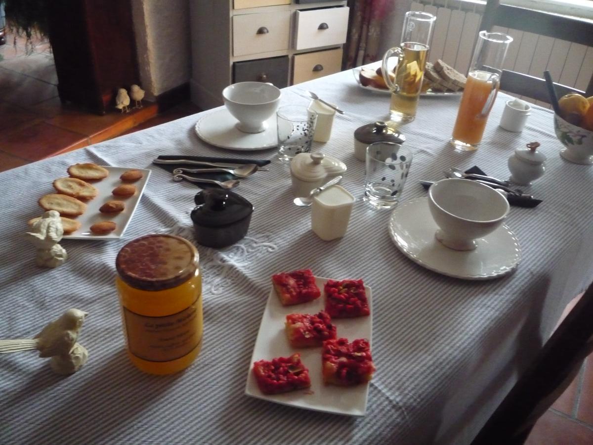 Le Relais Du Grand Logis Bed and Breakfast Civrieux Εξωτερικό φωτογραφία