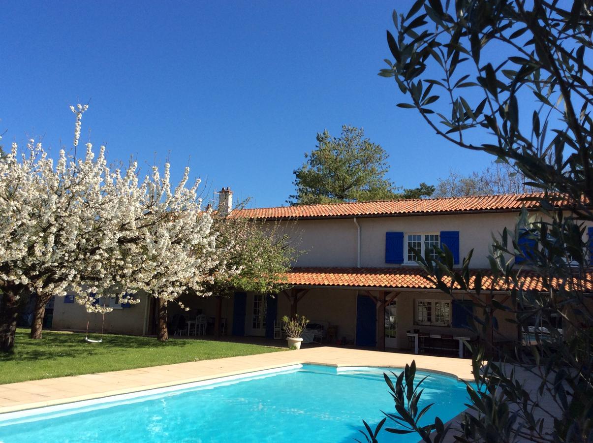 Le Relais Du Grand Logis Bed and Breakfast Civrieux Εξωτερικό φωτογραφία