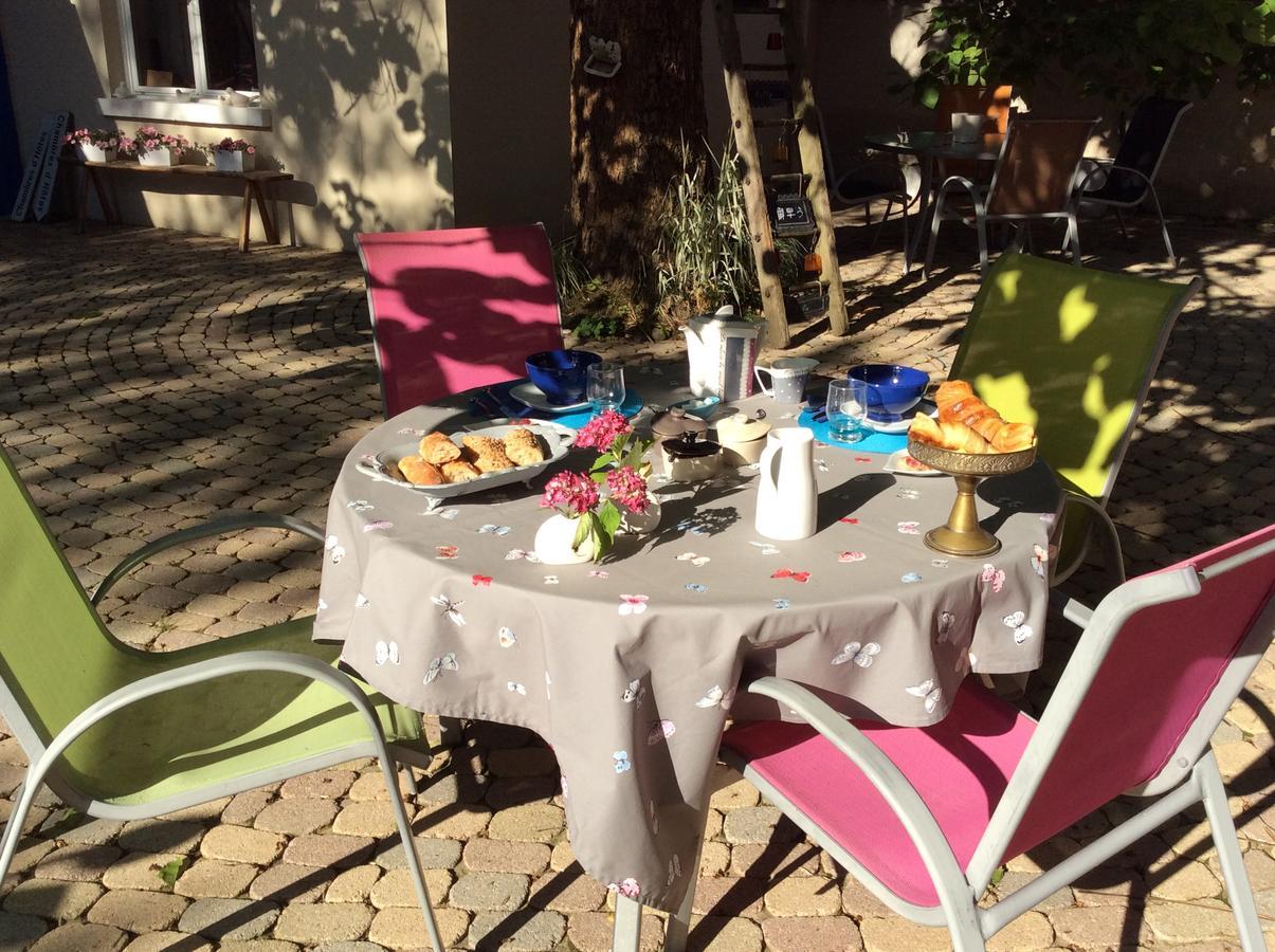 Le Relais Du Grand Logis Bed and Breakfast Civrieux Εξωτερικό φωτογραφία